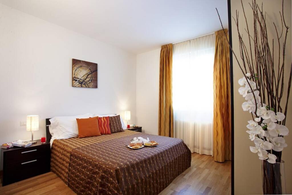 2-1 Of 11 In An Exclusive By Italian Apartment *