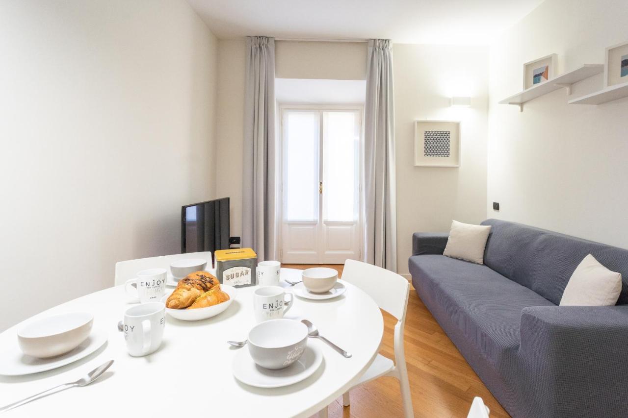 White Flat In Center By Rent Apartment Como
