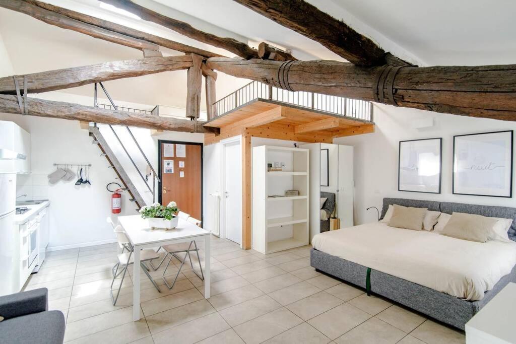 Central Apartment Como