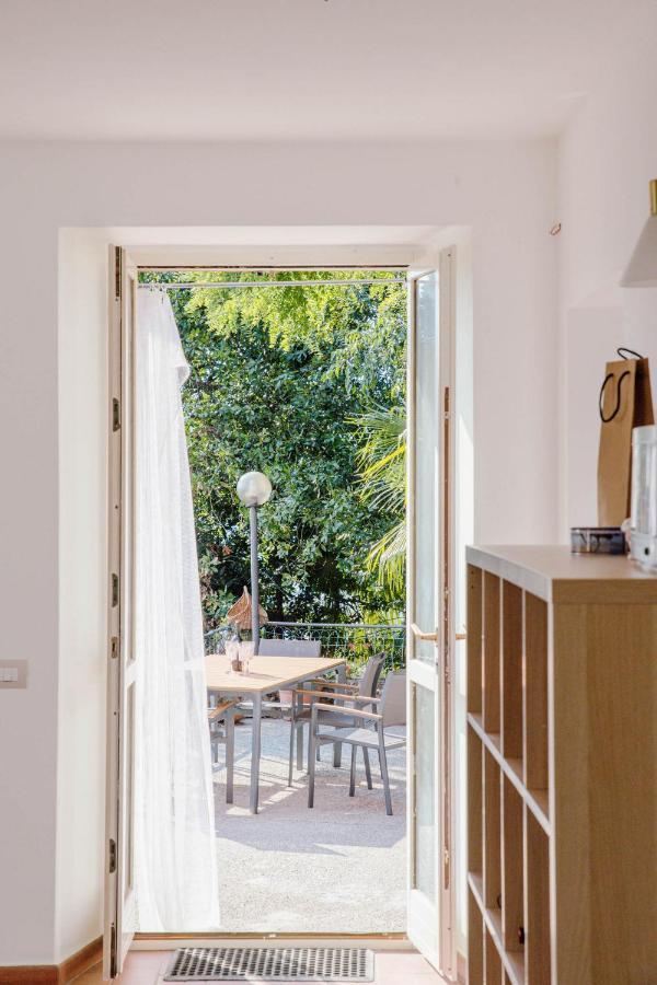Bertacchi - Inside And Out Como