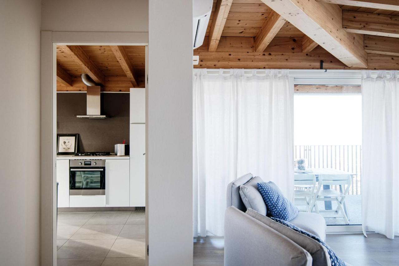 White Attic - By Myhomeincomo Camnago Volta