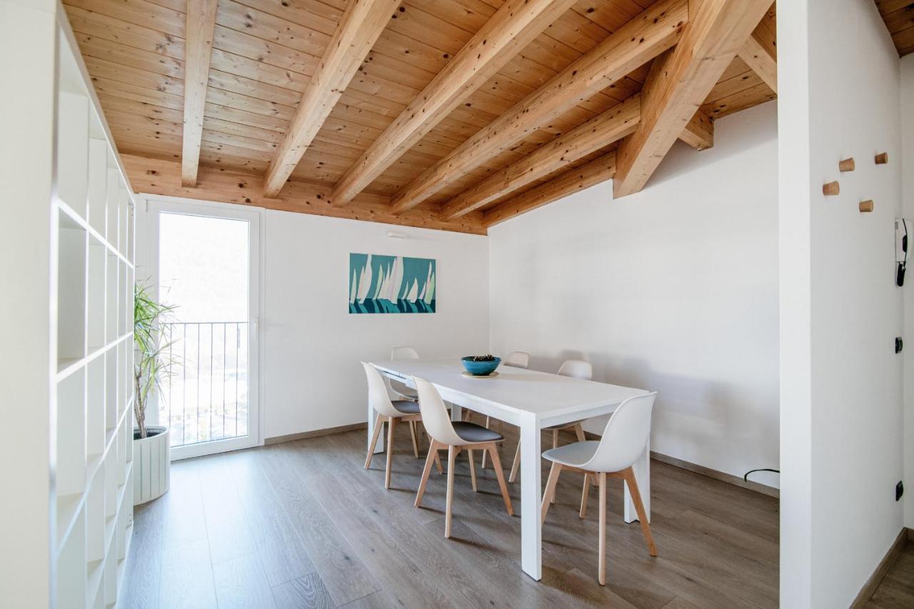 Apartment White Attic - By Myhomeincomo Camnago Volta