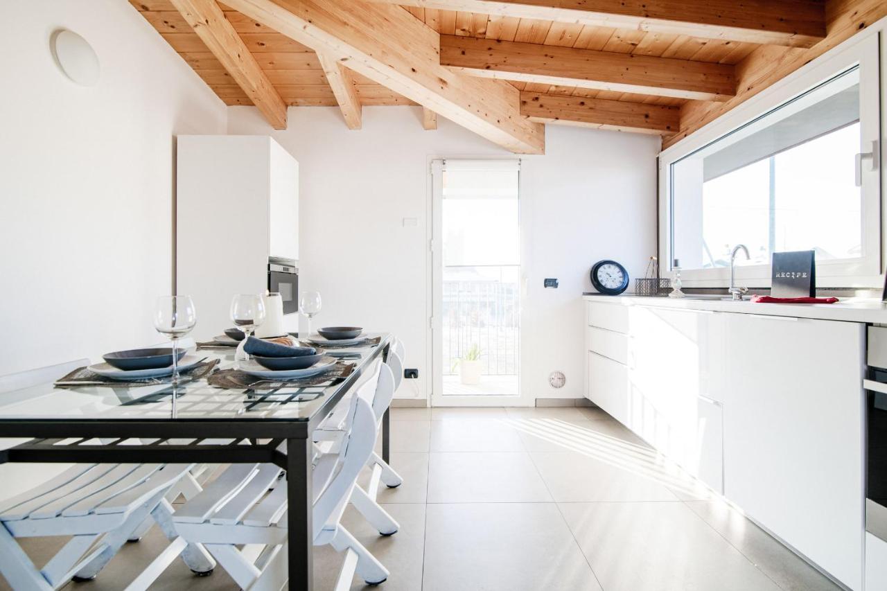 Apartment White Attic - By Myhomeincomo Camnago Volta