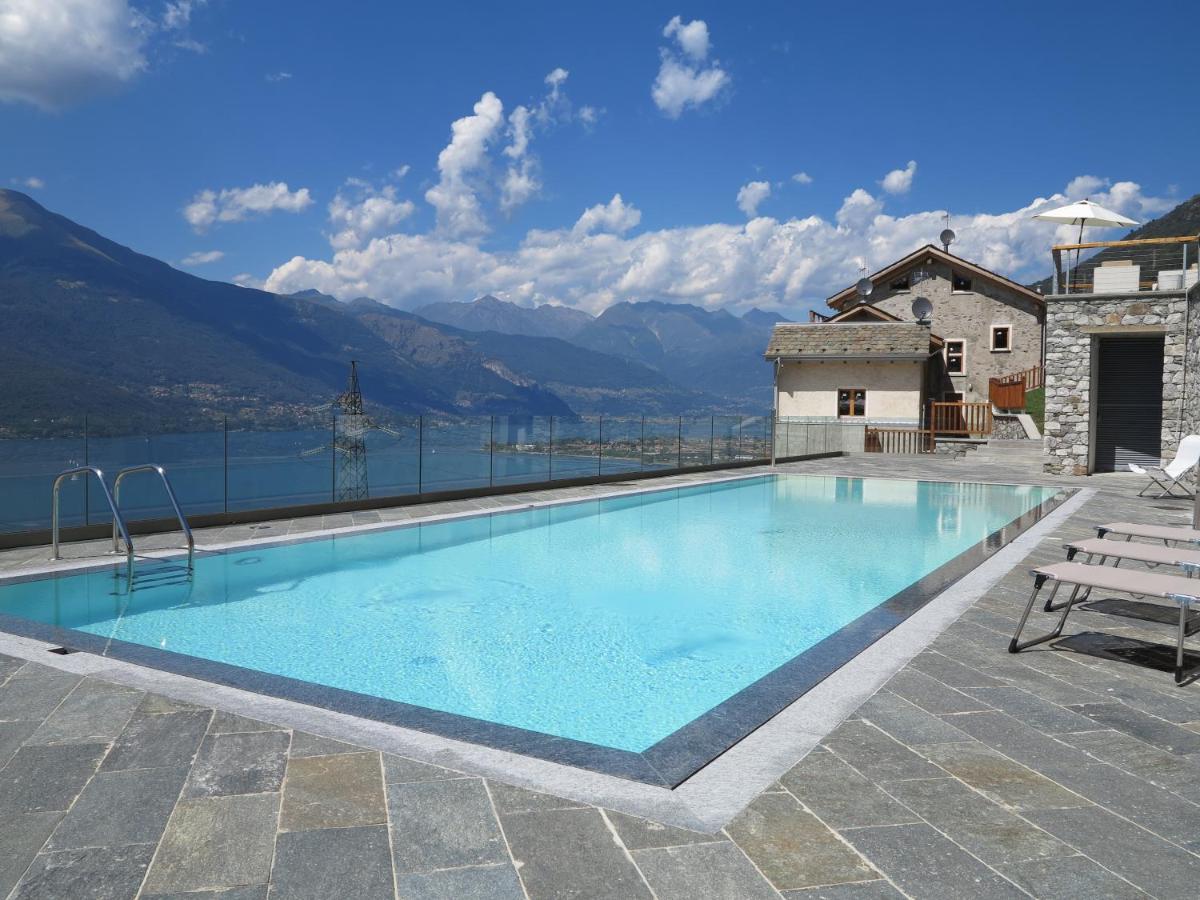 Spectacular Views And Modern Living On
