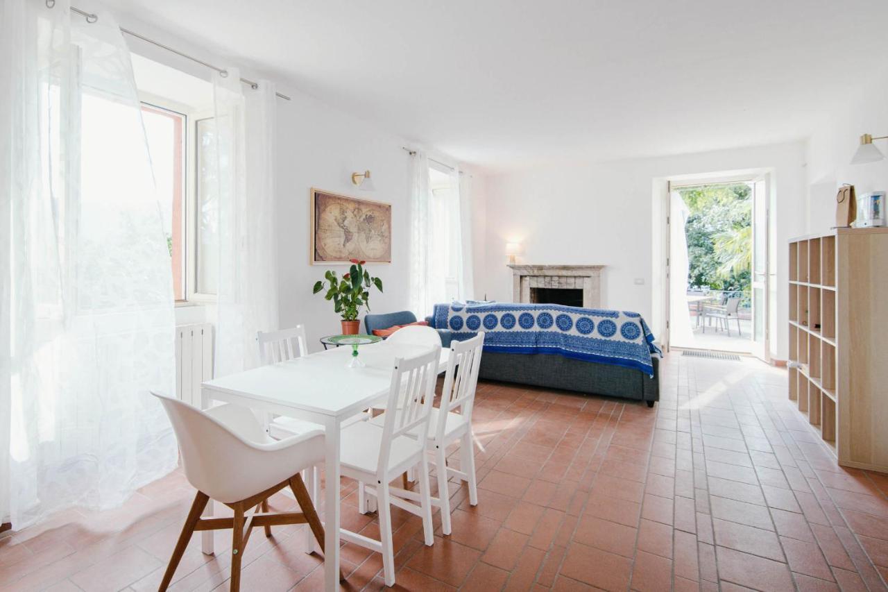 Bertacchi - Inside And Out Holiday home Como
