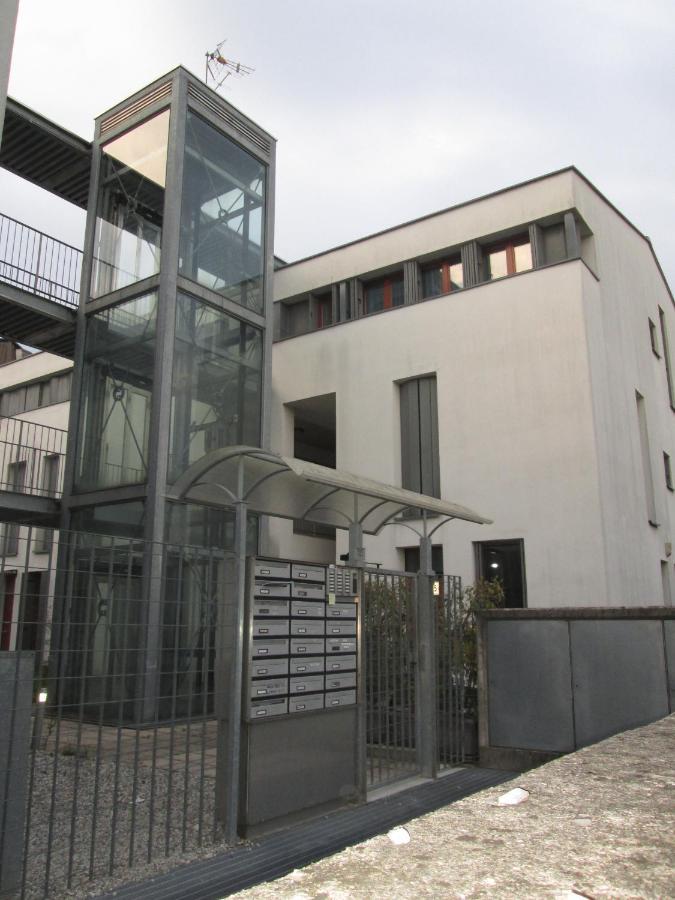 Elegante Vacanza/business In Brianza Apartment *