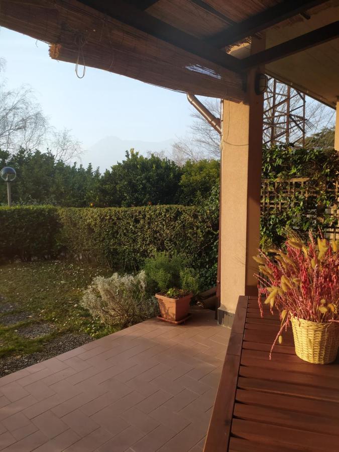 Apartment Lallas With Garden And Lake View