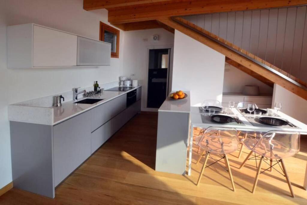 Di Como- Amazing View- Holiday home