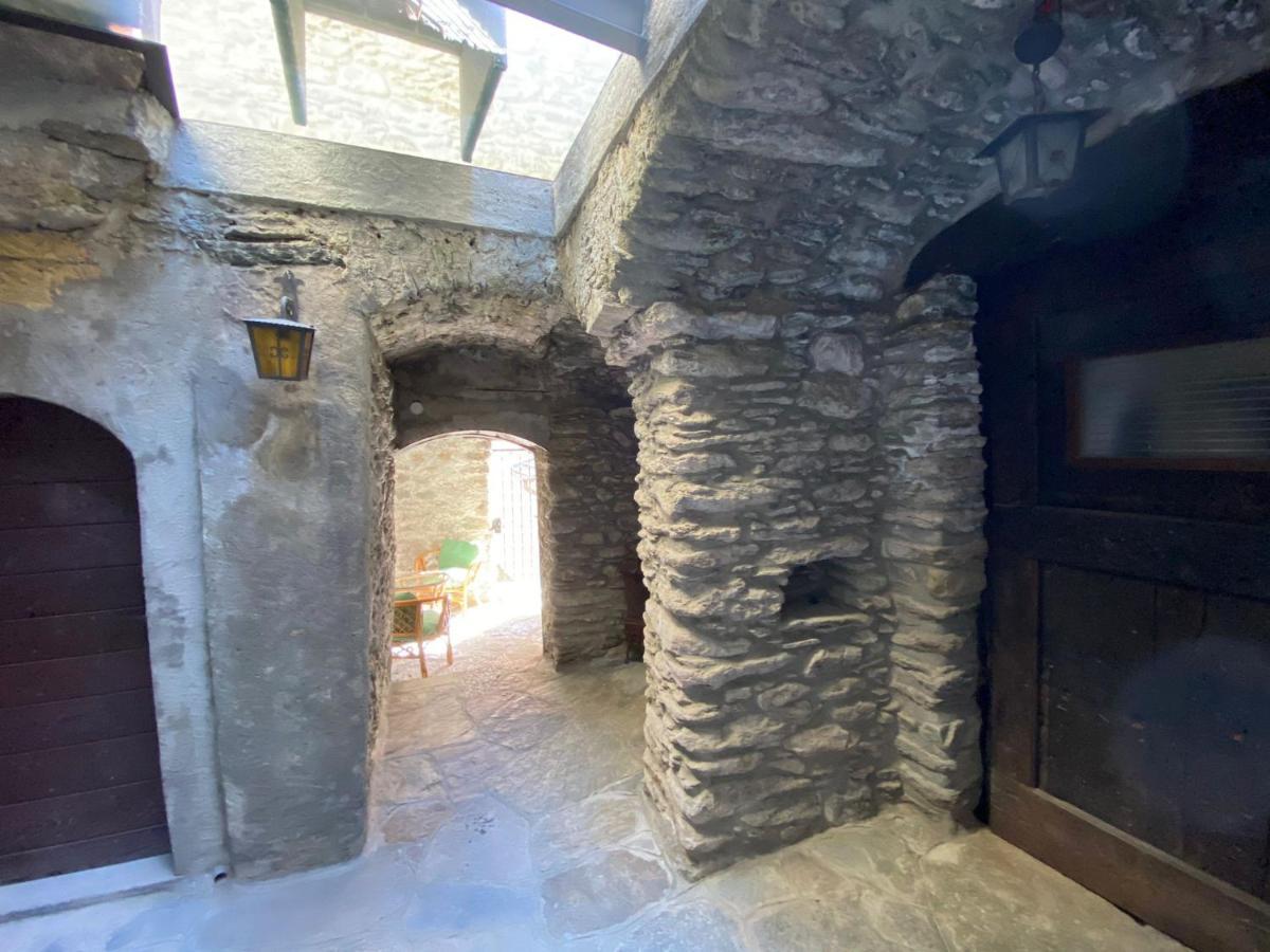 Independent Stone House With View *