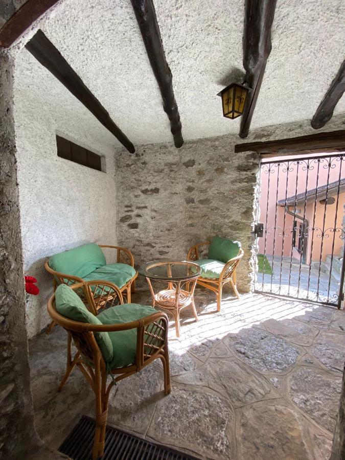 Independent Stone House With View Ferienhaus