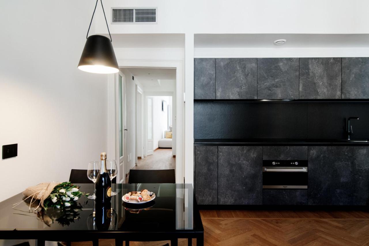 Dome's Charme - The House Of Travelers Apartment Como