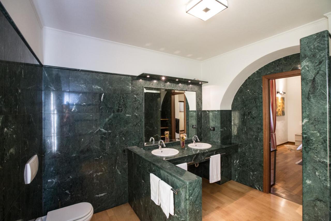 Historical In The Center Of - Larihome A02 Apartment Gravedona