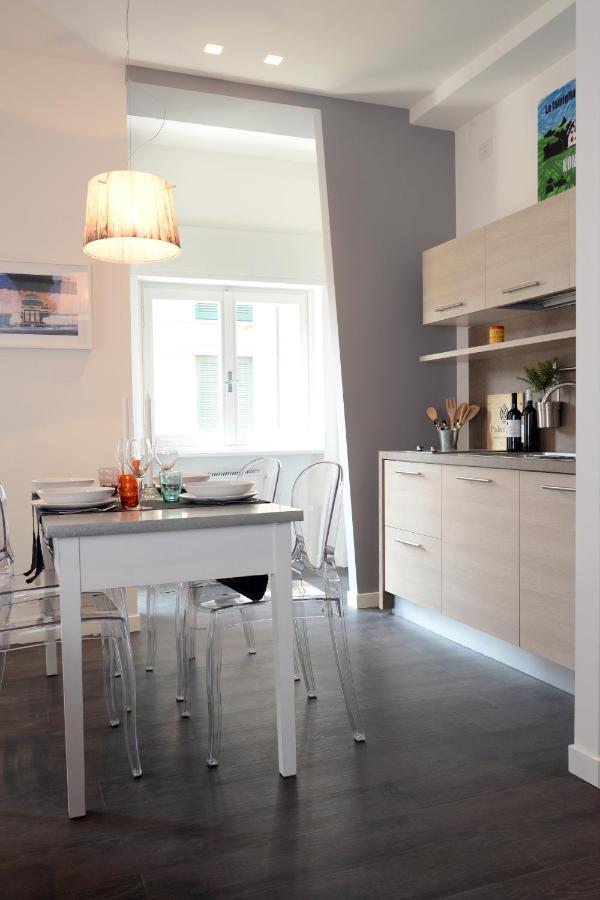 Myhomeincomo - Art Design Suites