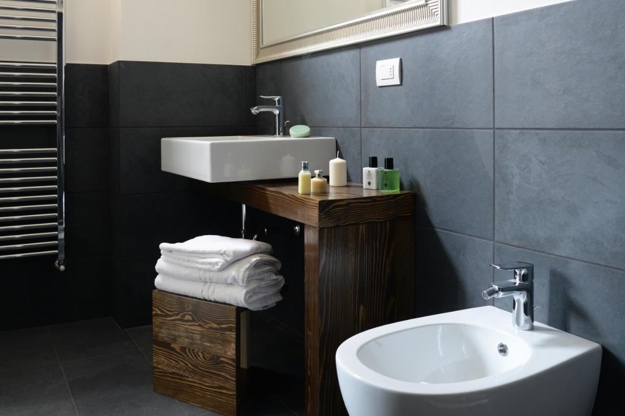 Myhomeincomo - Art Design Suites *