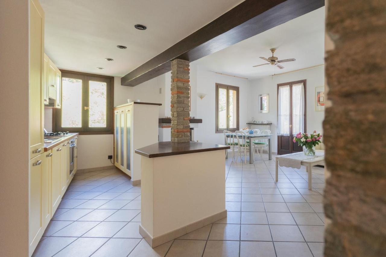 Vacation Family In By Rent Apartment *