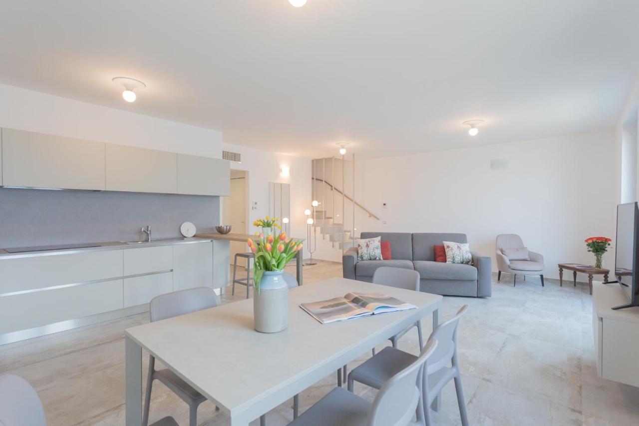 Dream View - Private By Rent Apartment