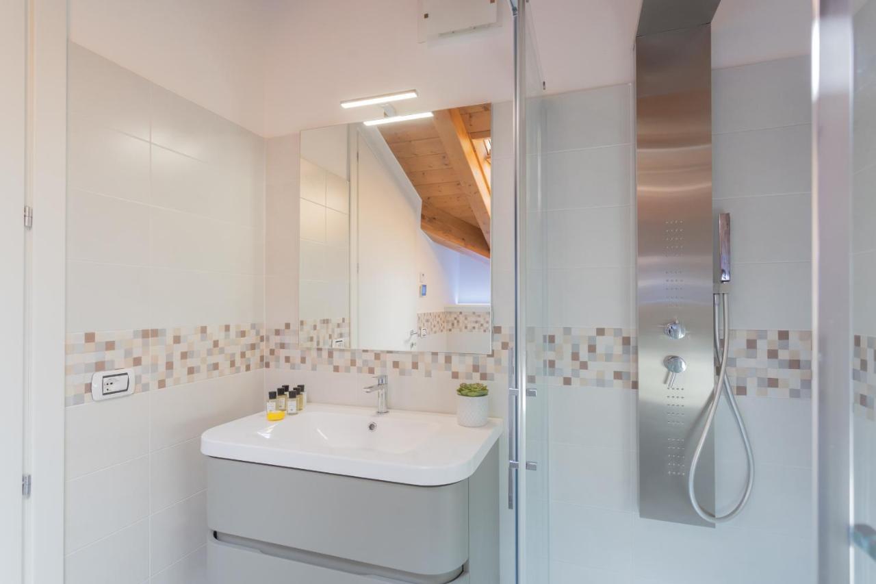 Apartment Dream View - Private By Rent Lezzeno