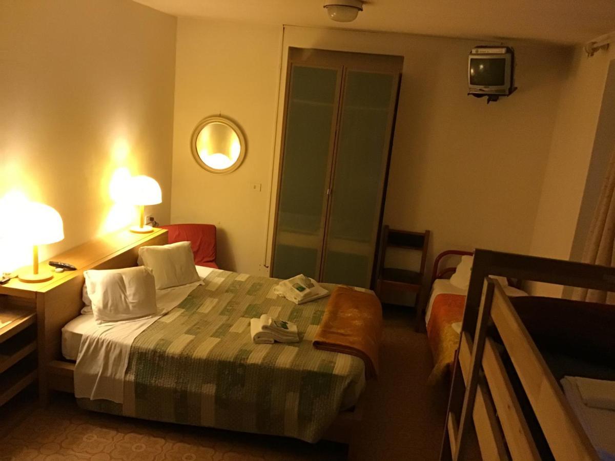 Hostel Mirabeau