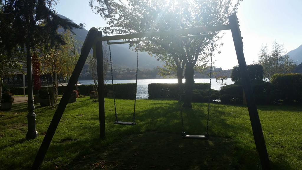 Hll Lungolago Lecco-como
