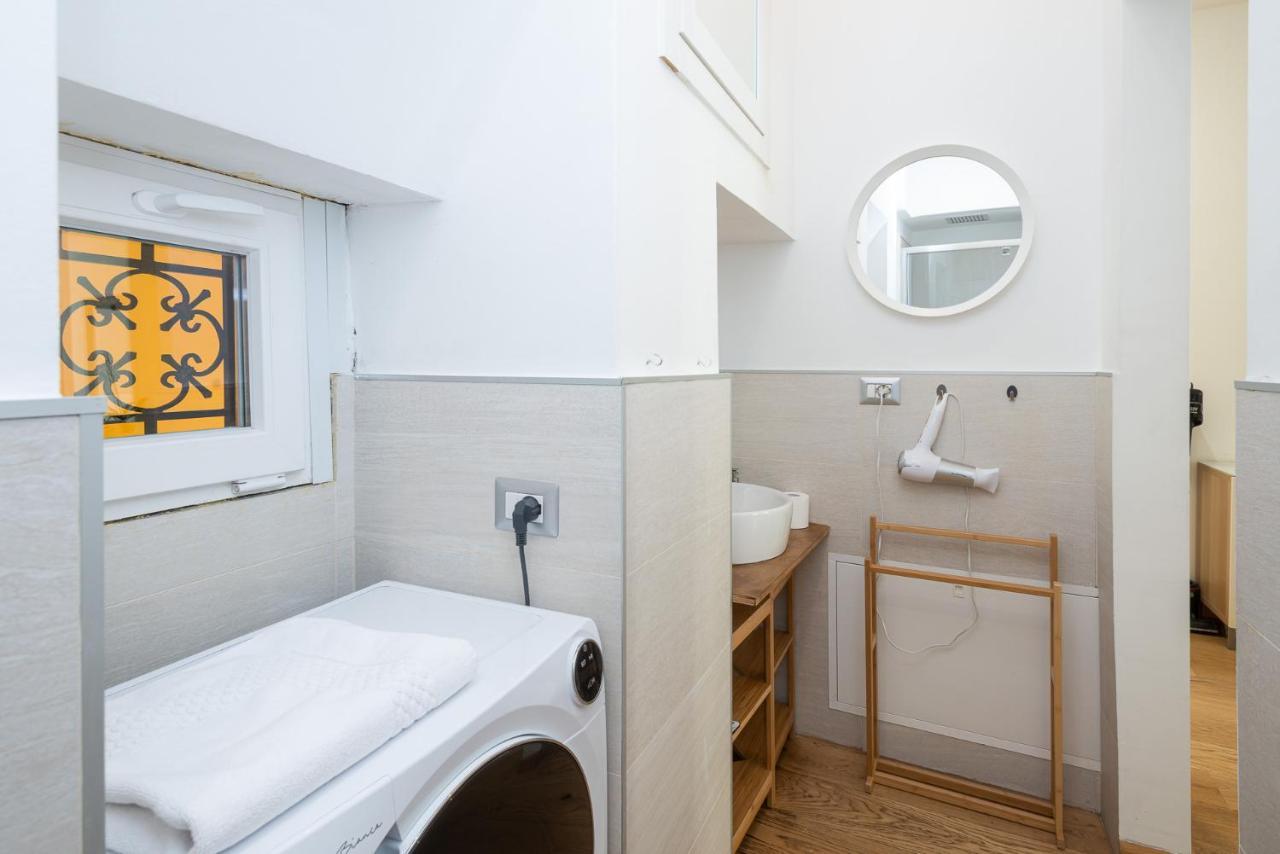 77 In Centro Citta By Holiday Solutions Apartment