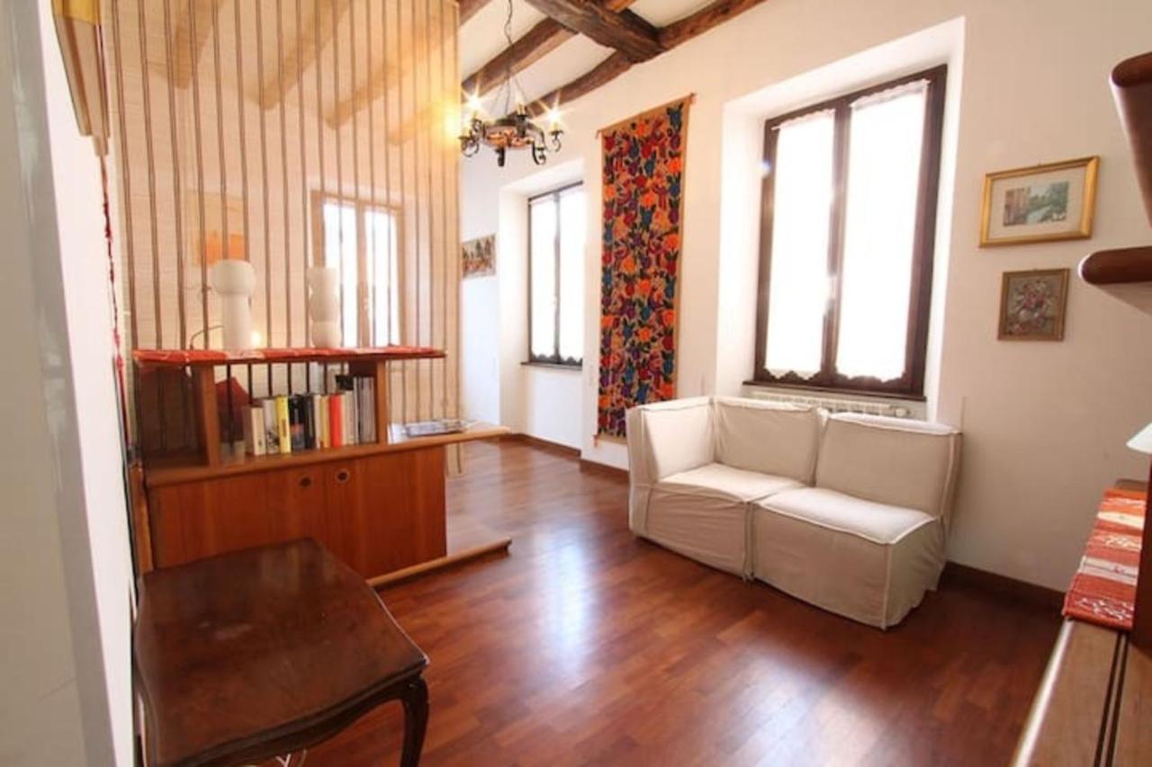 Captivating 4 -bed In Historic Apartment