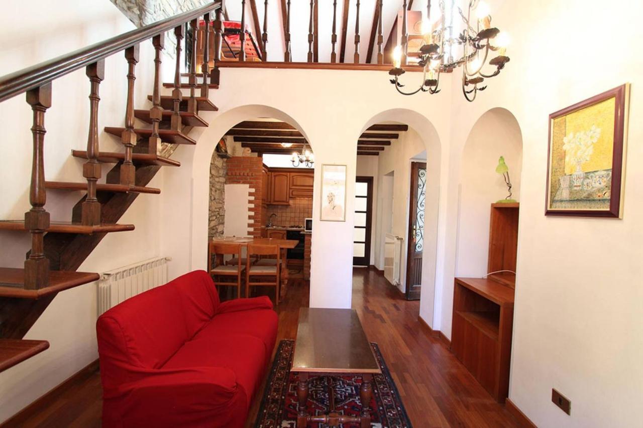 Captivating 4 -bed In Historic Apartment *