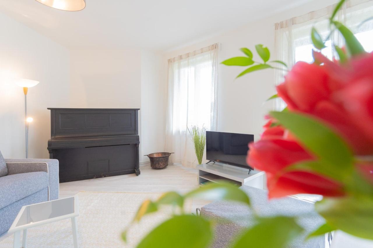 Acqua Chiara By Rent *
