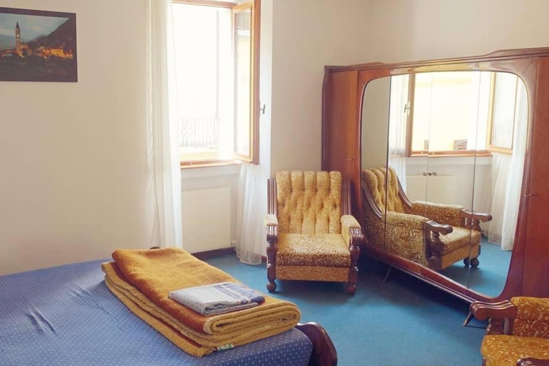 House Of Cats Apartment Domaso
