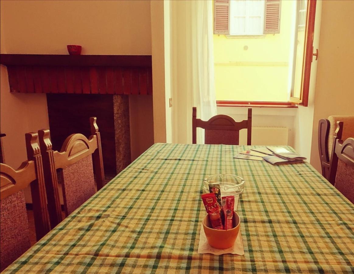 Apartment House Of Cats Domaso