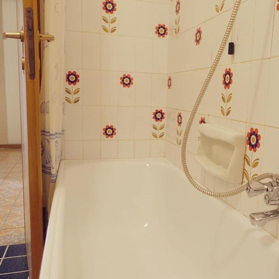 Apartment House Of Cats Domaso