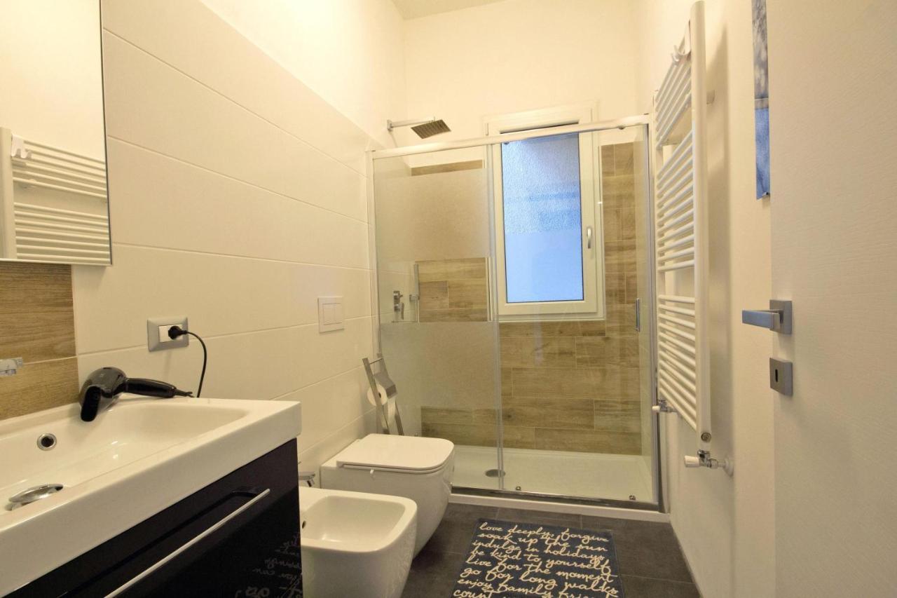 Holiday Cir-013075-cni-00516 *