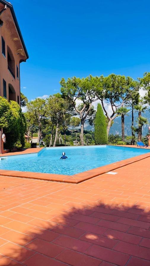 View, Swimming Pool, Tennis Court And Private Parking Holiday home Mezzegra
