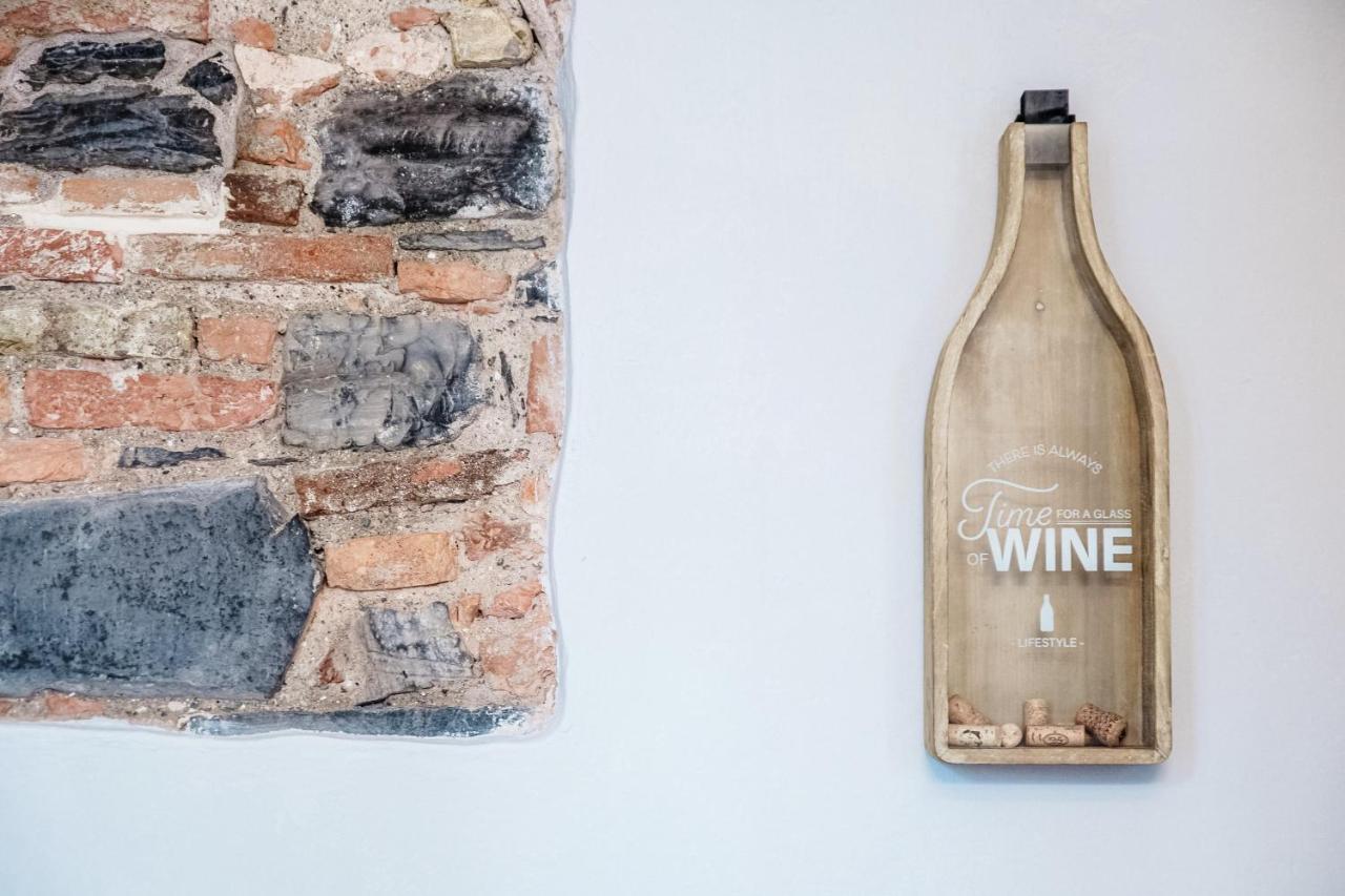 Wine House - The House Of Travelers Como