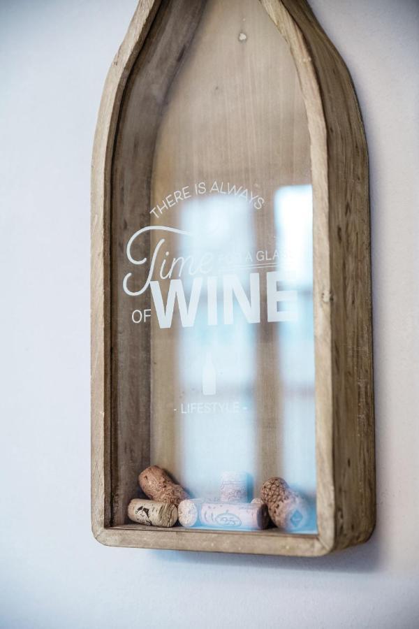 Wine House - The House Of Travelers *