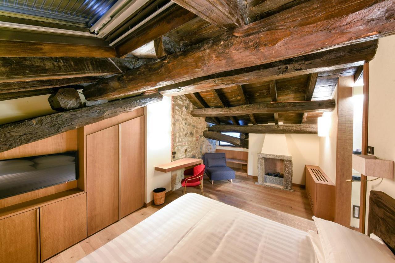 Relais & Castello Di Casiglio Hotel