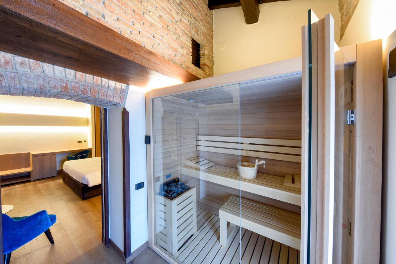 Hotel Relais & Castello Di Casiglio 4*