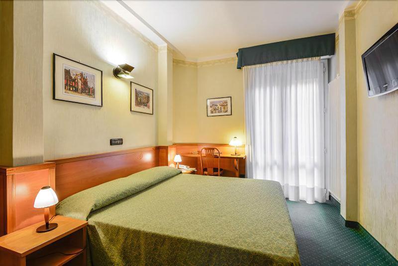 Don Abbondio 3* Lecco