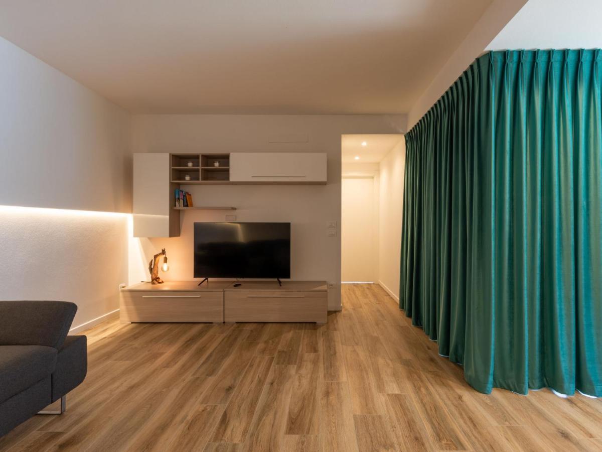 Brezza Di Lago-3 By Interhome *