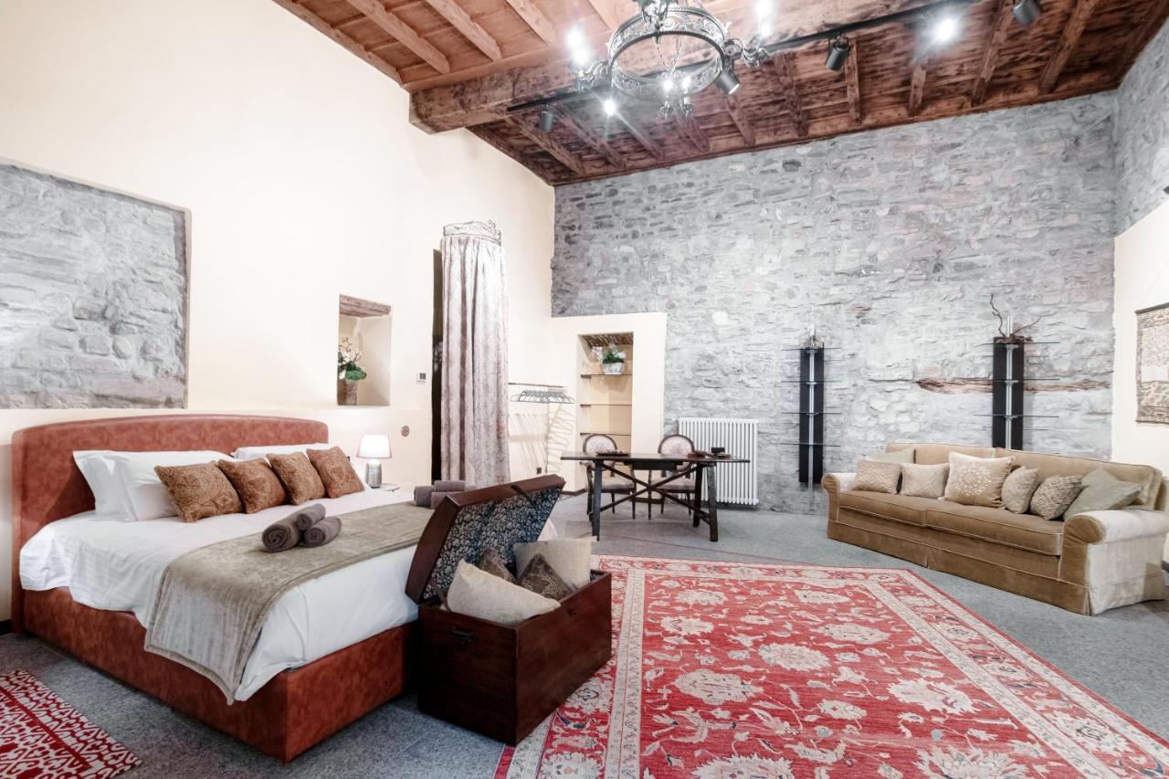 Historical - The House Of Travelers * Como