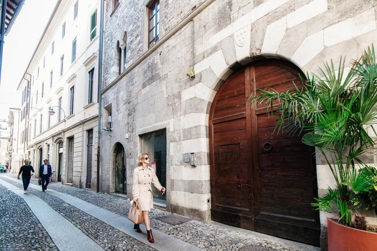 Historical - The House Of Travelers * Como