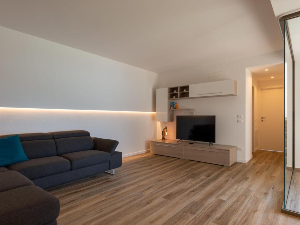 Brezza Di Lago-3 By Interhome Verceia