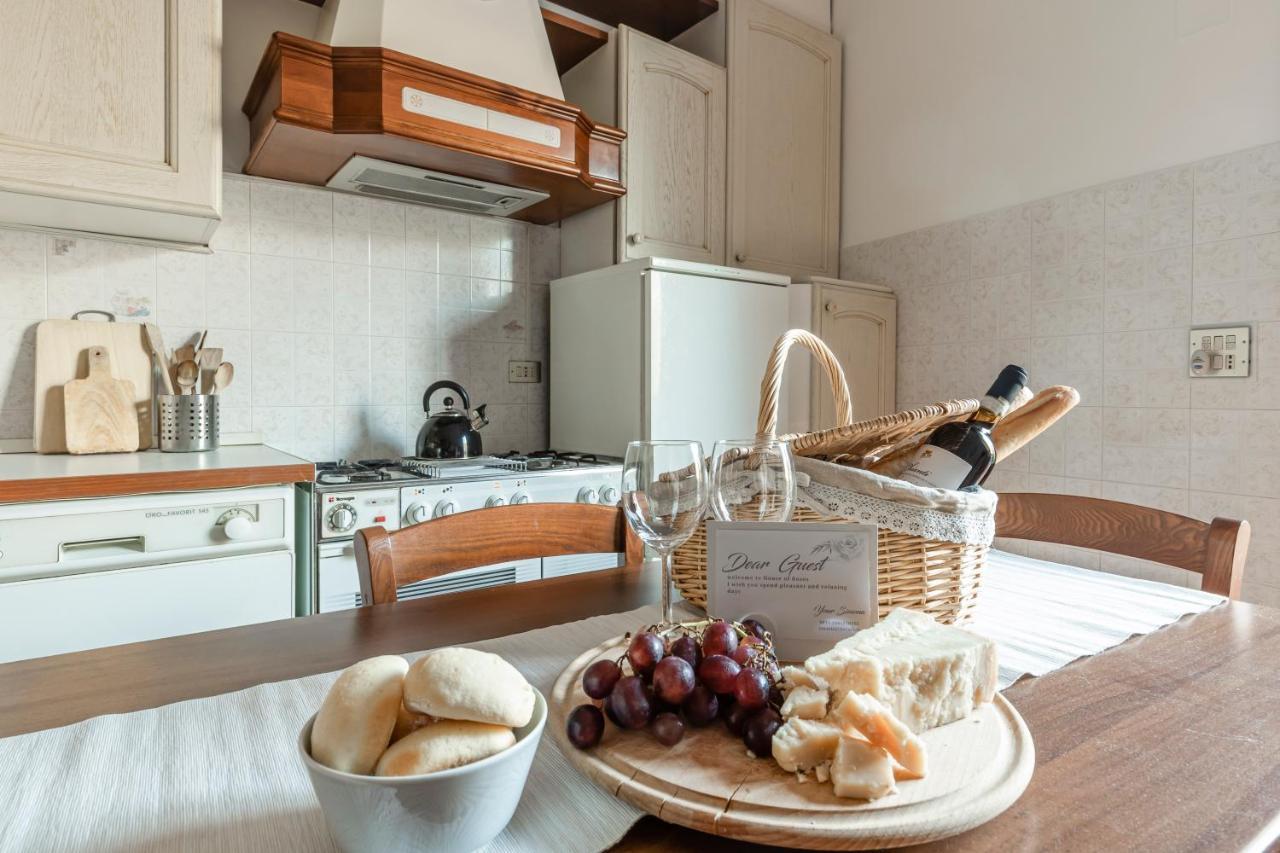 House Of Roses - Casina Delle Rose Holiday home Carate Urio