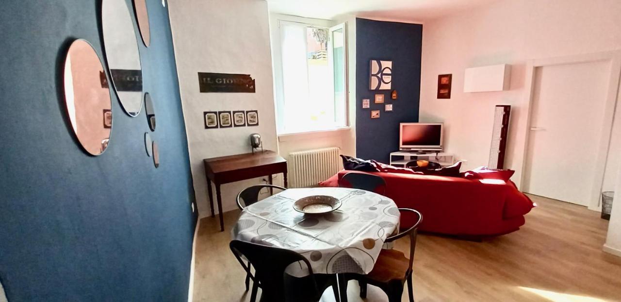 Deep Blue Apartment