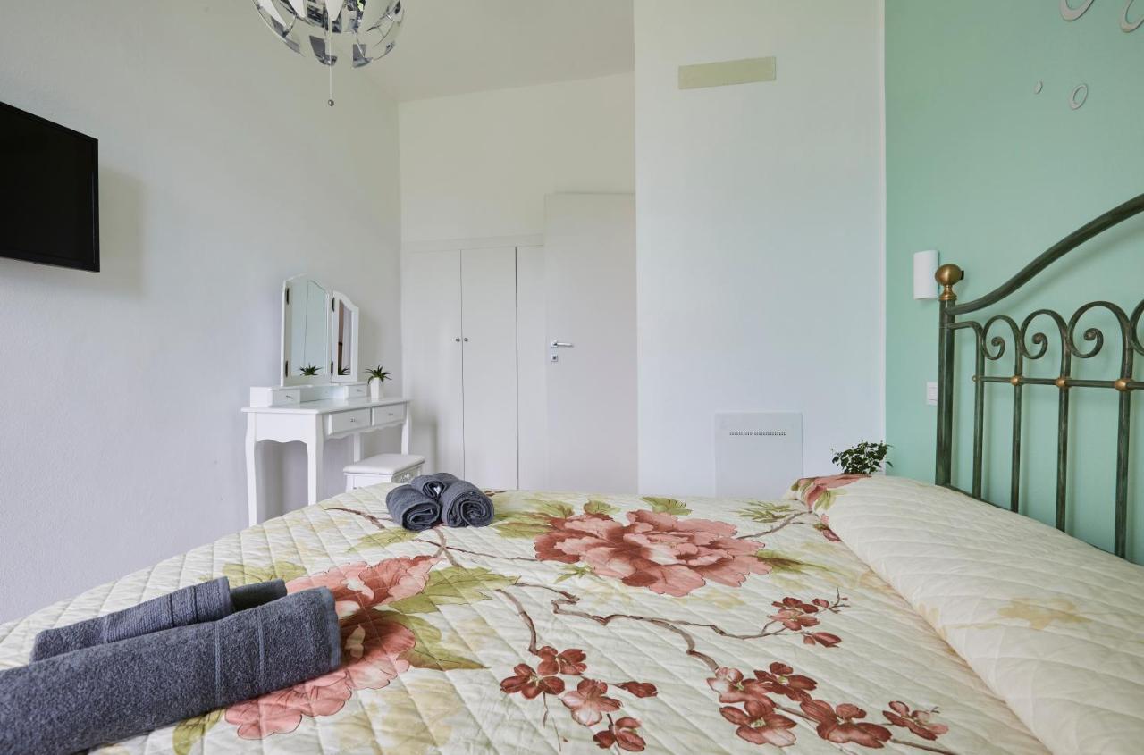 Apartment House Paradise Perledo
