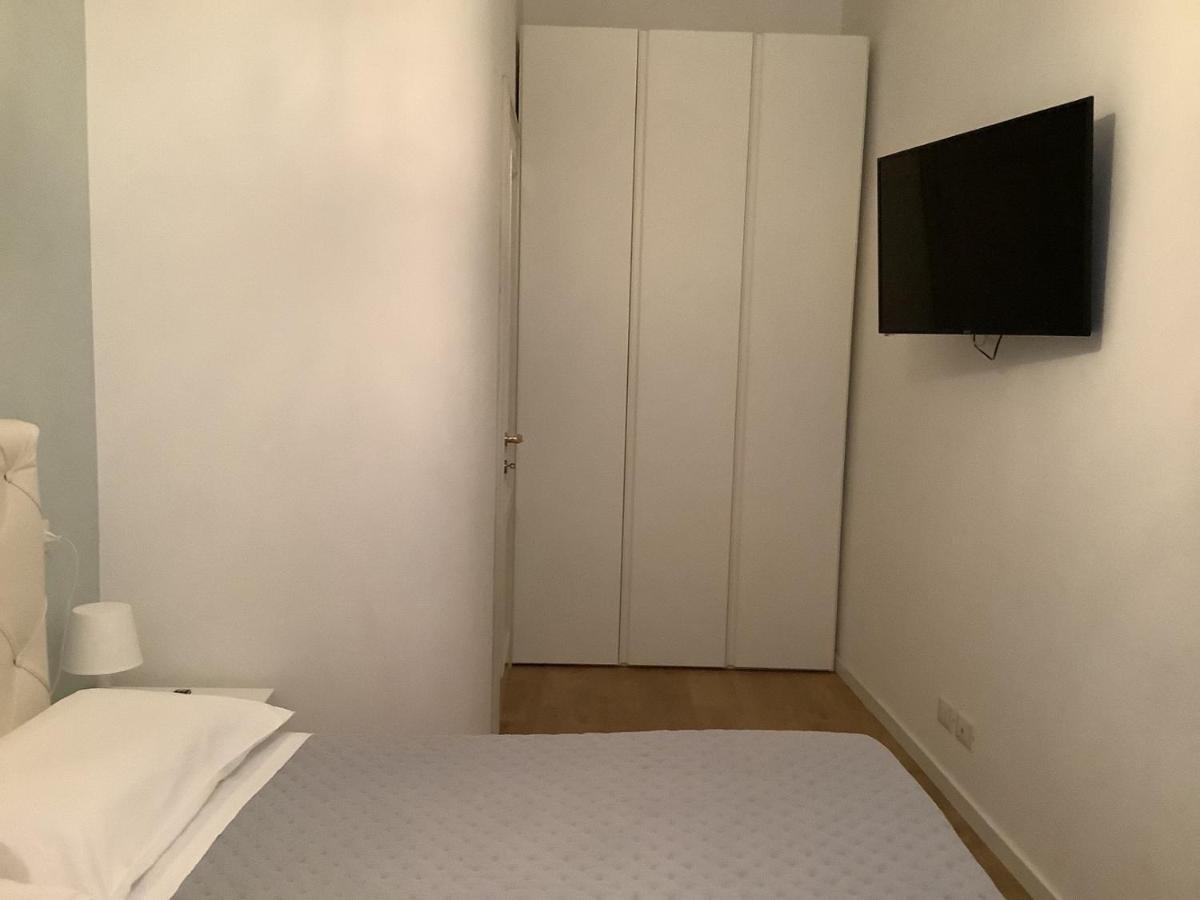 Lella's Apartment Como