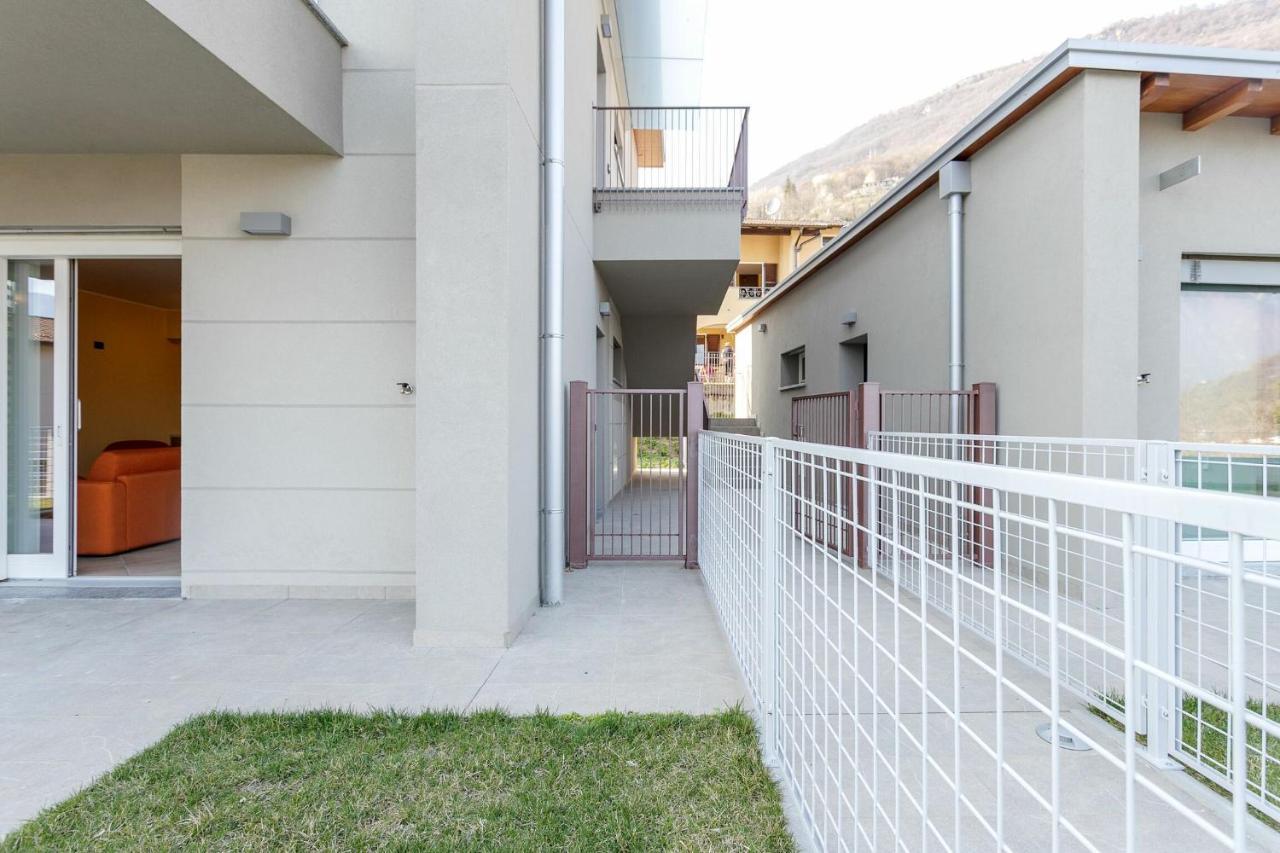 Yellow View By Halldis Apartment Gera Lario