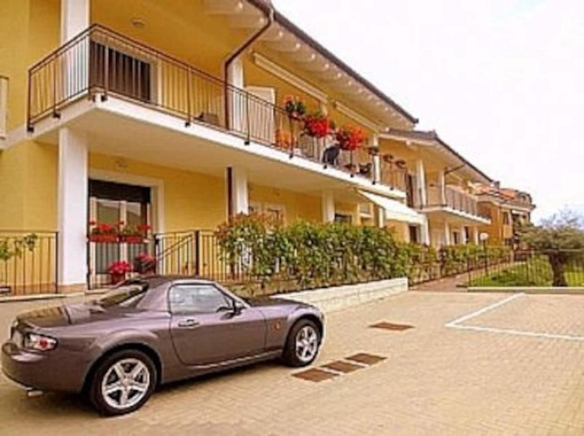 Village Apartment-pool, Parking, Garden-by Italian Apartment Lenno