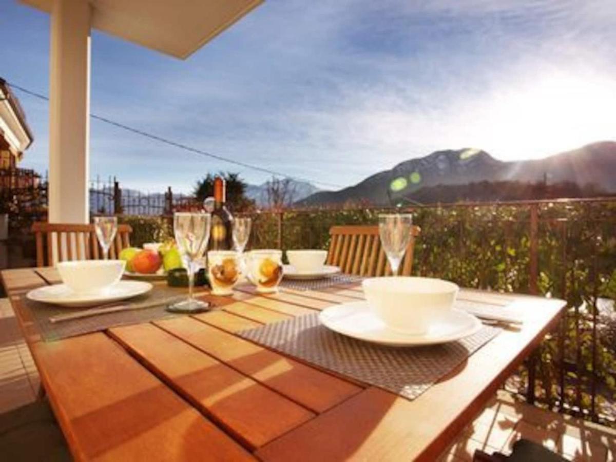 Village Apartment-pool, Parking, Garden-by Italian Apartment *