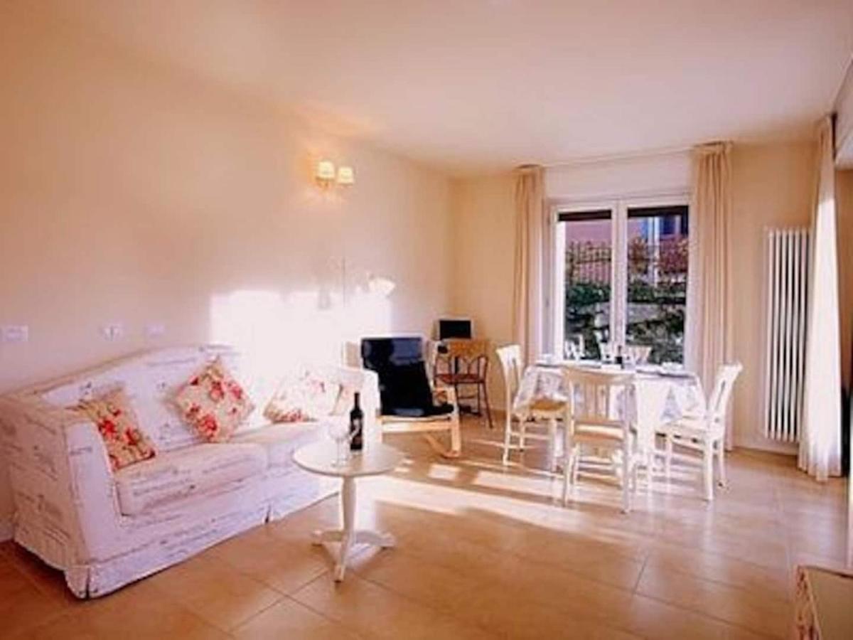 Village Apartment-pool, Parking, Garden-by Italian Apartment Lenno