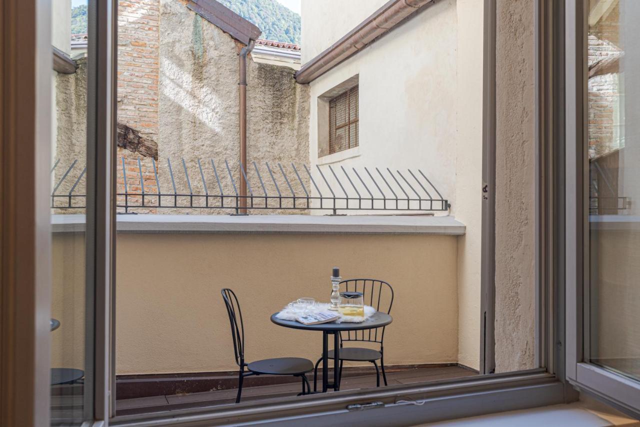 Della Corte - By Myhomeincomo *